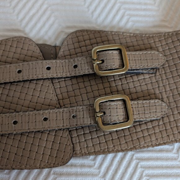 Elegant Tan Waist Belt - Picture 8 of 10